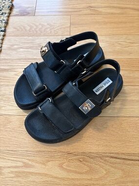 Steve Madden leather sandal size 8